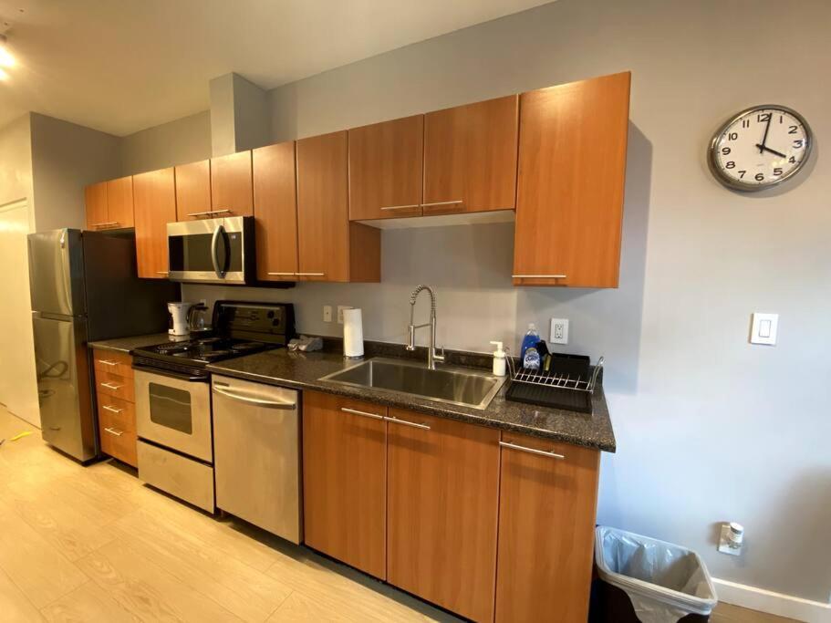 Entire Condo In Heart Of Downtown فانكوفر المظهر الخارجي الصورة